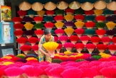 Exported handicrafts lag behind the times