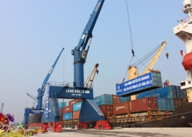Nghe An plans to increase support for container transport via Cua Lo Port
